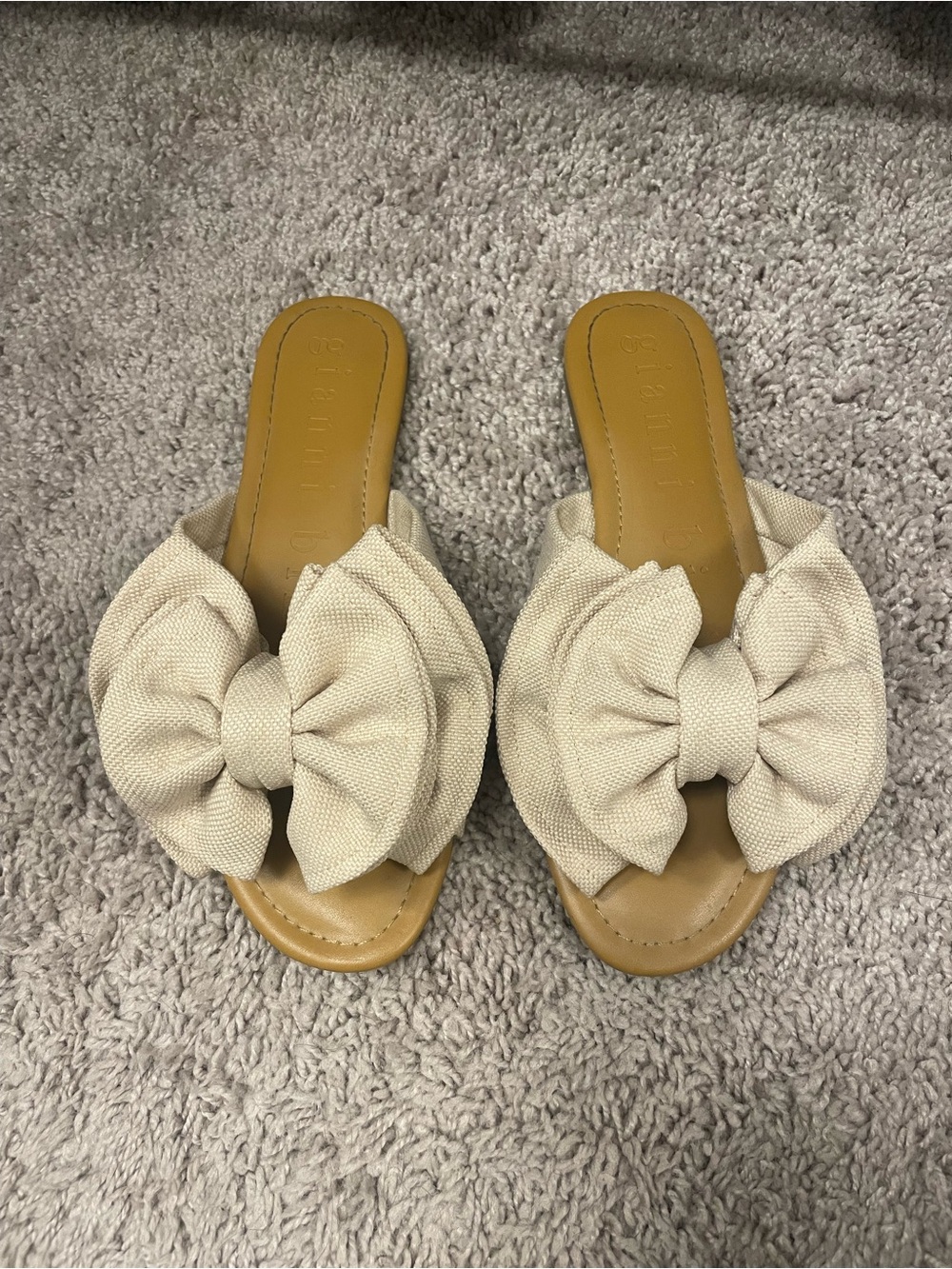 Gianni Bini Cream Bow Slide Sandals